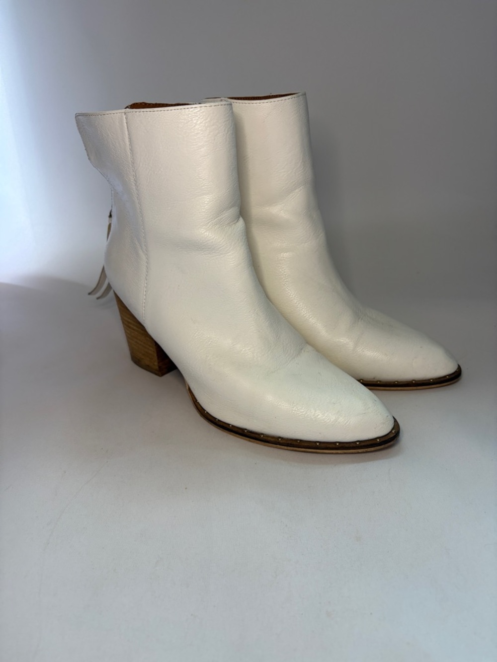 Beast Fashion Weslee White Block Heeled Ankle Boots‎ Size 9